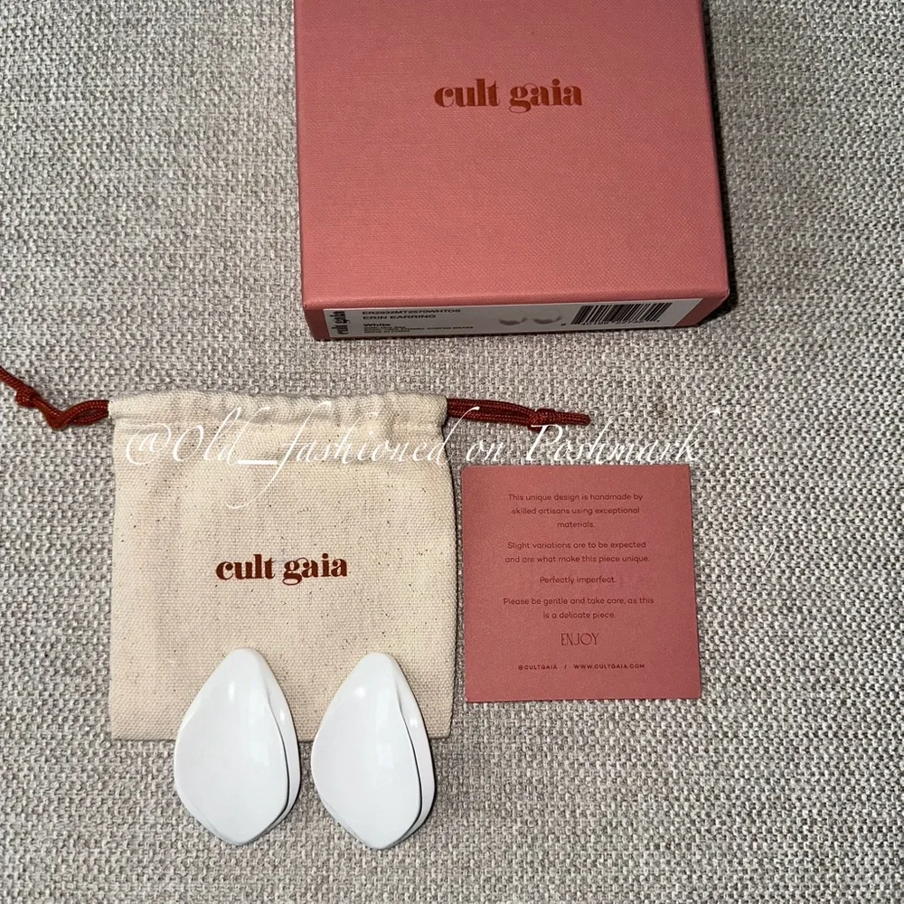 CULT GAIA Erin Clip On Earrings - Picture 4 of 10
